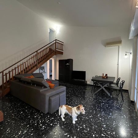 Villa Silvia, Indipendente Con Giardino Privato E Garage Варацце Экстерьер фото