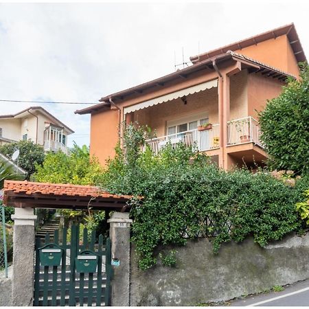 Villa Silvia, Indipendente Con Giardino Privato E Garage Варацце Экстерьер фото