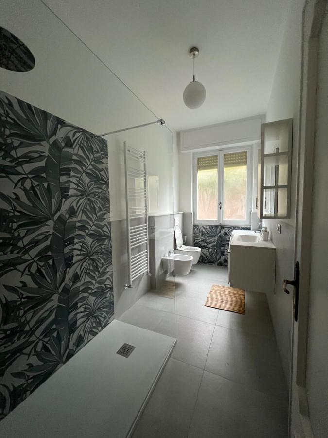 Villa Silvia, Indipendente Con Giardino Privato E Garage Варацце Экстерьер фото